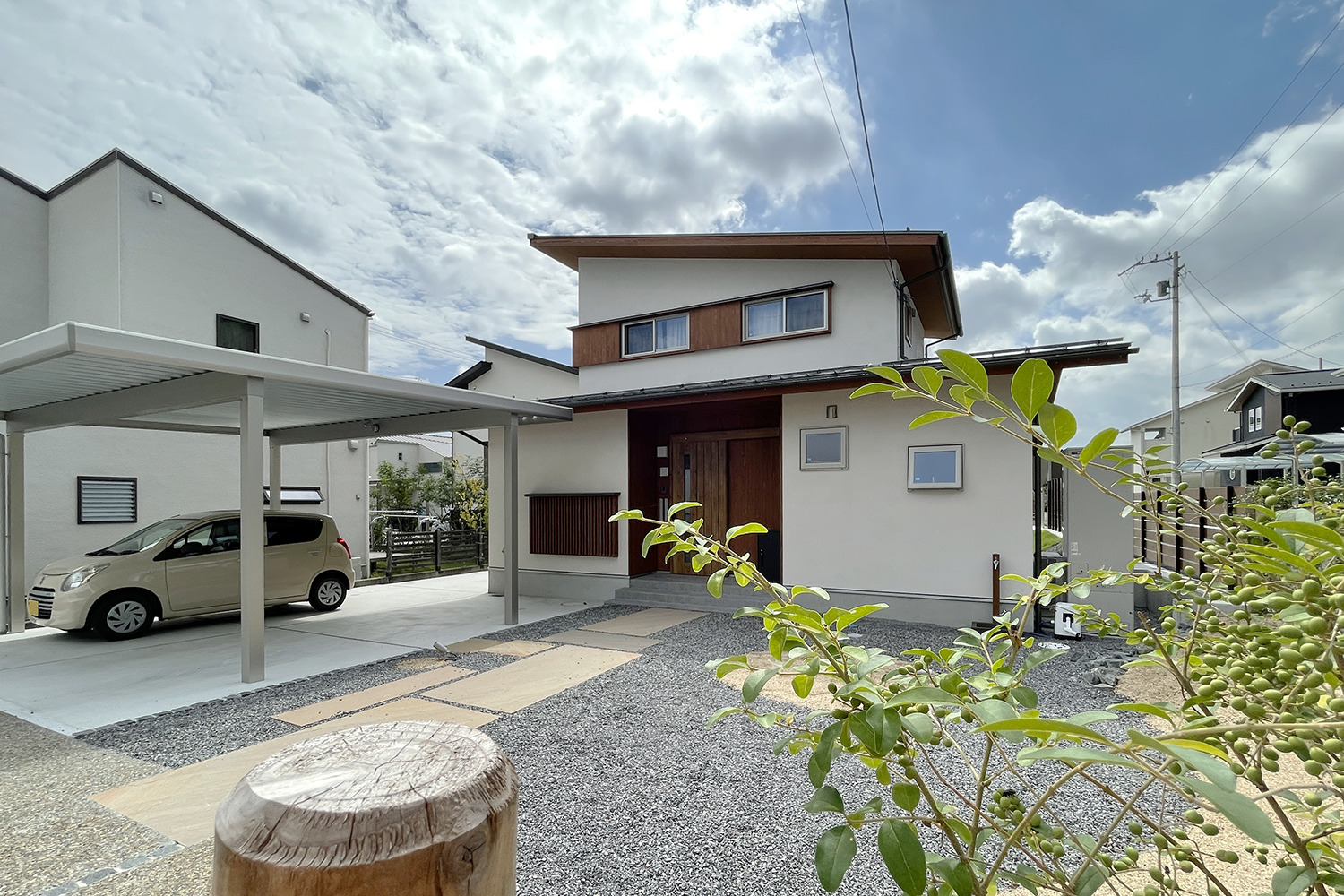 【南丹市】吹き抜け回廊×家事ラク動線の家|光と木の香りに包まれる明るい住まい